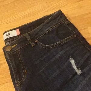 Cabi Dark distraction slim boyfriend jeans,